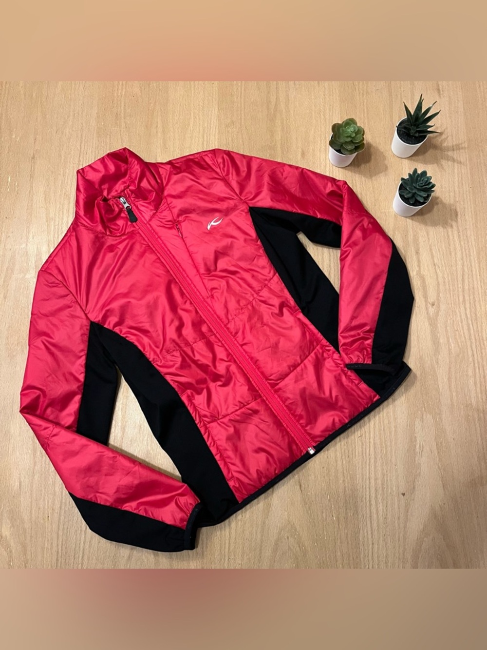 KJUS Women’s Aurelia Mid Layer Primaloft Jacket in size medium